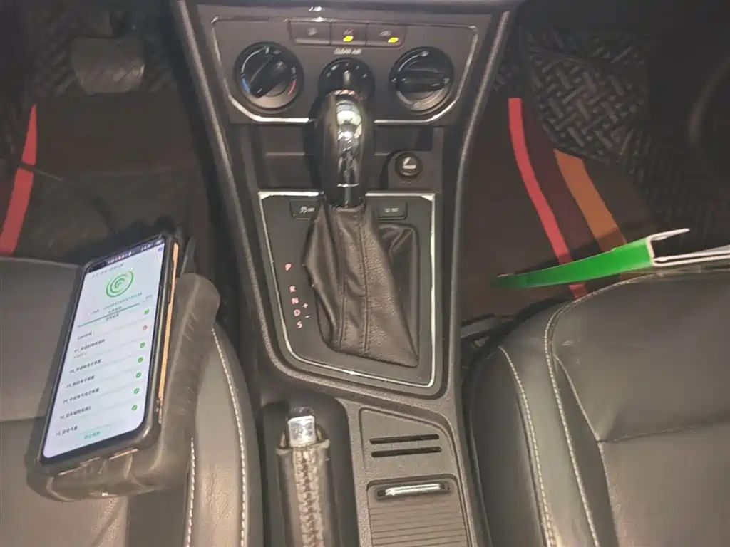 Volkswagen Gran Lavida 2015 — фото 14