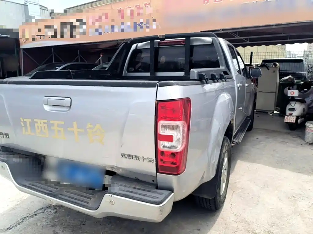 Isuzu RE-MAX 2021