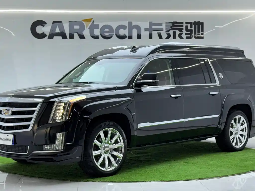 Cadillac Escalade 2018 — фото 1
