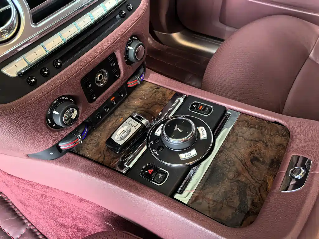 Rolls-Royce Ghost 2015 — фото 12