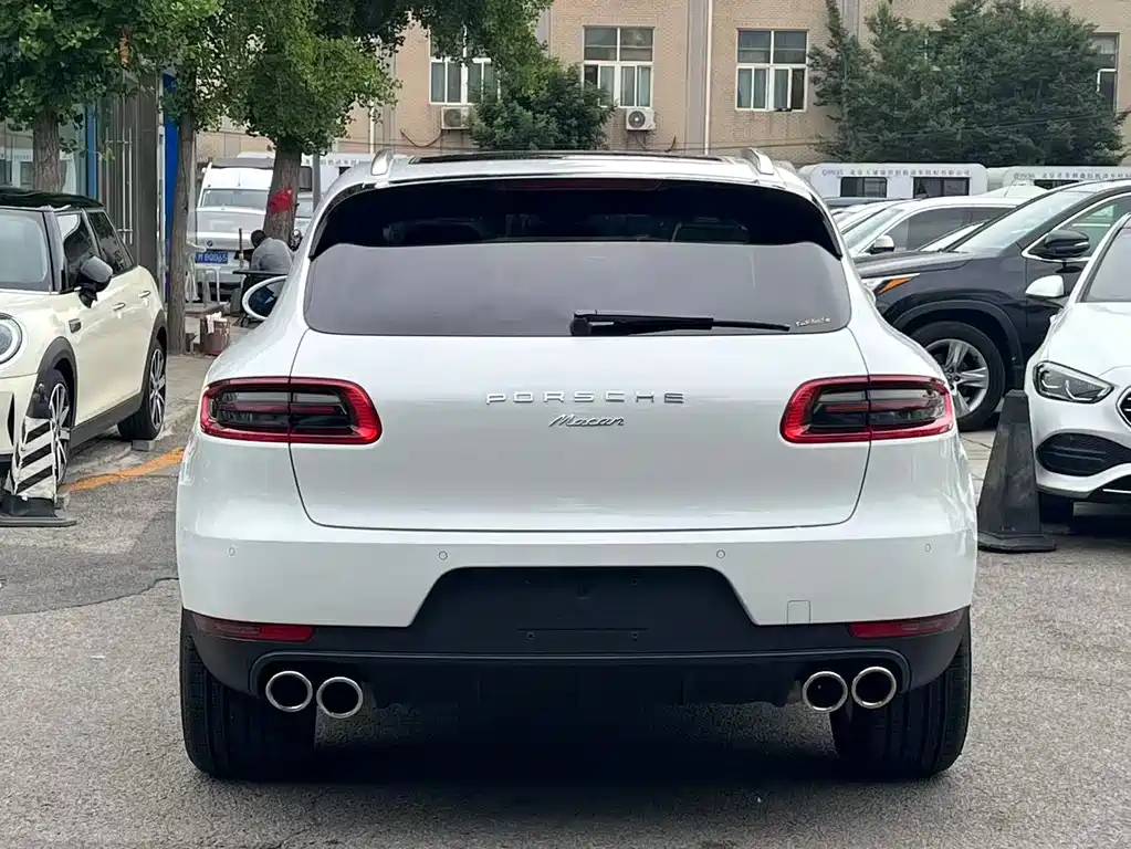Porsche Macan 2018 — фото 27
