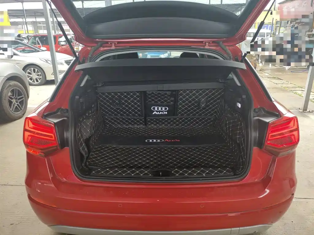 Audi Q2L 2021 — фото 11