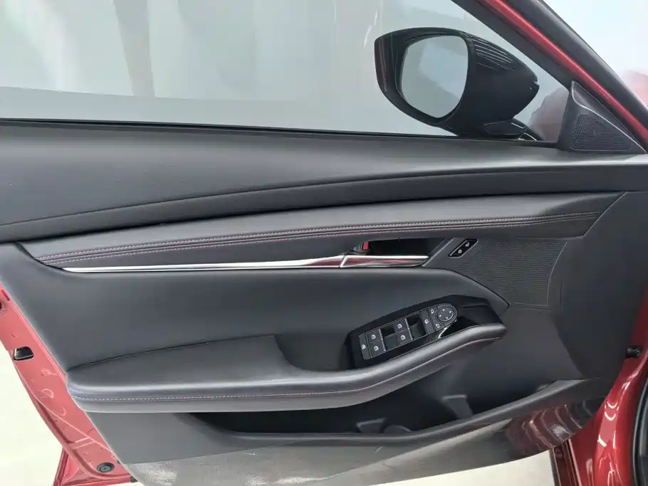 Mazda 3 Axela 2023