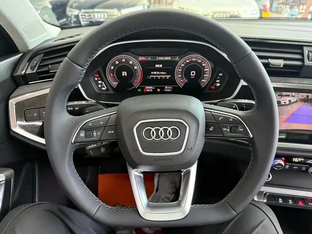 Audi Q3 2022 — фото 14