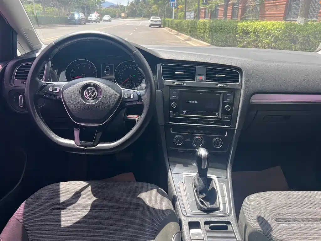 Volkswagen Golf 2018 — фото 10