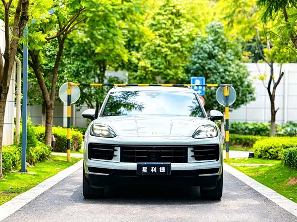 Porsche Cayenne 2023