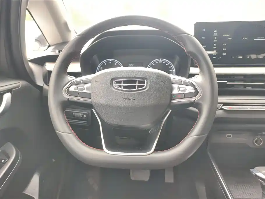Geely Vision X3 2022 — фото 15