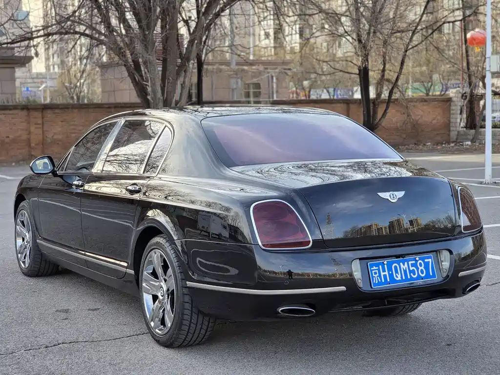 Bentley Flying Spur 2011 — фото 4
