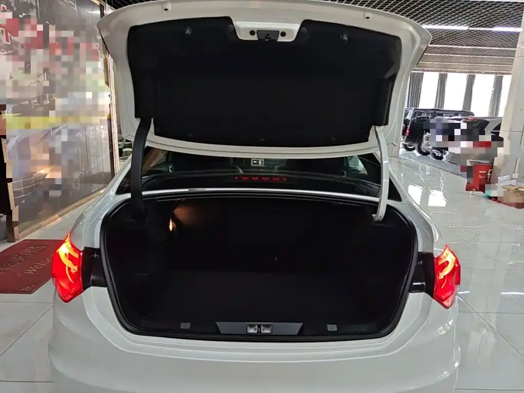 Citroën C4L 2014 — фото 19