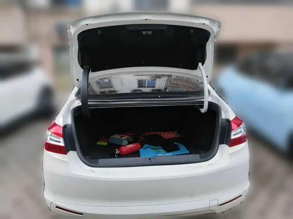 Peugeot 408 2015 — фото 10