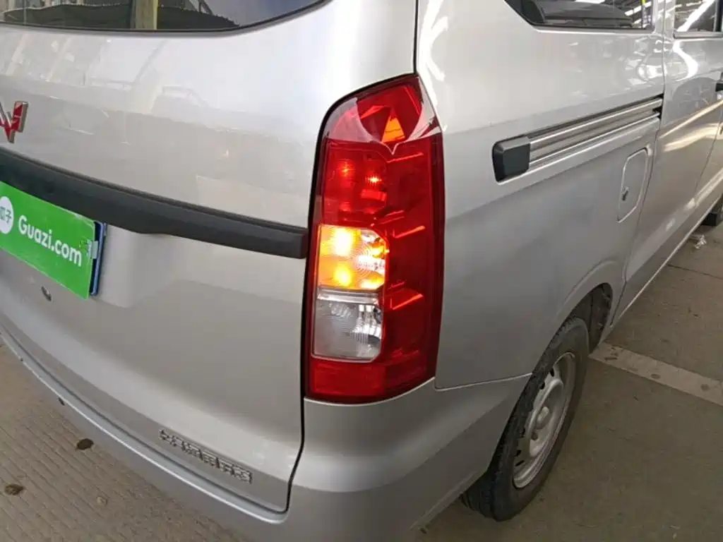 Wuling Hongguang V 2023 — фото 8