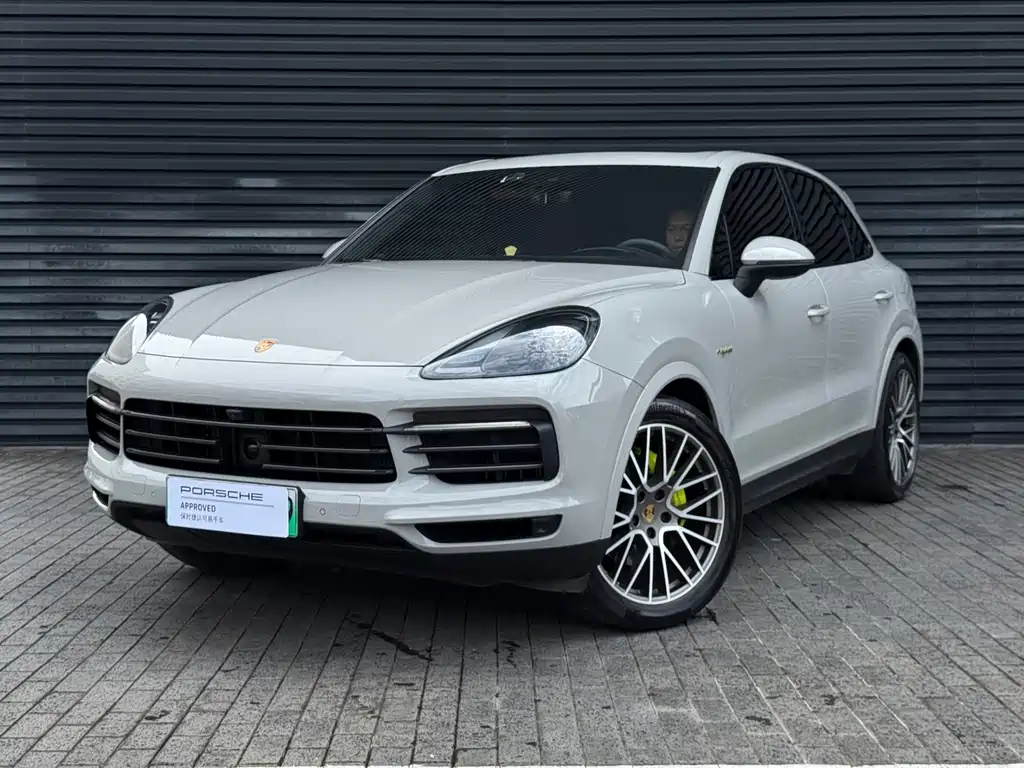 Porsche Cayenne Hybrid 2023