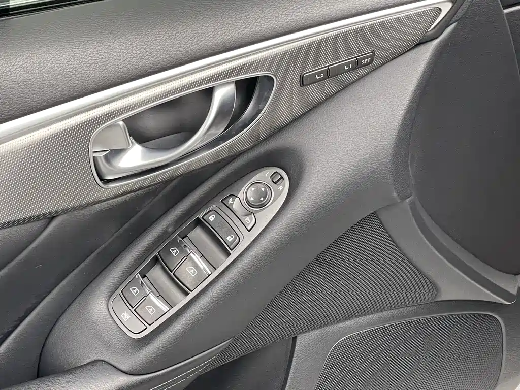Infiniti Q50 2016 — фото 12