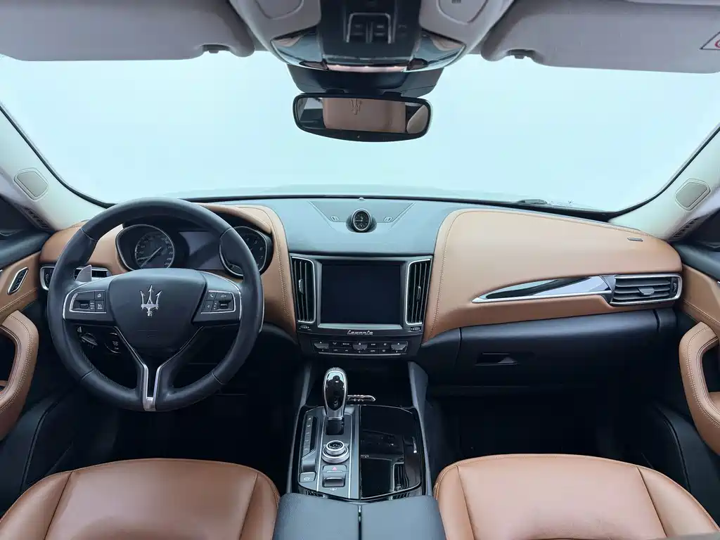 Maserati Levante 2018 — фото 9