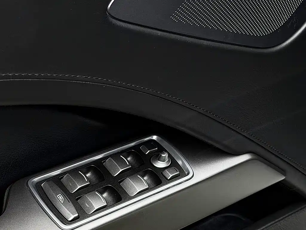 Aston Martin Rapide 2013 — фото 19