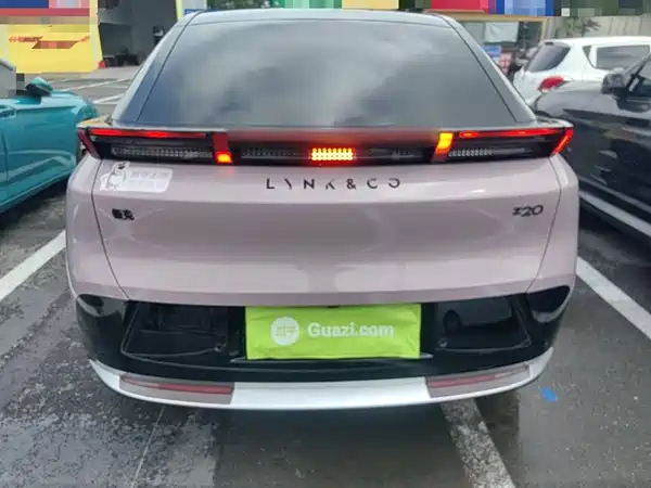 Lynk & Co Z20 2025