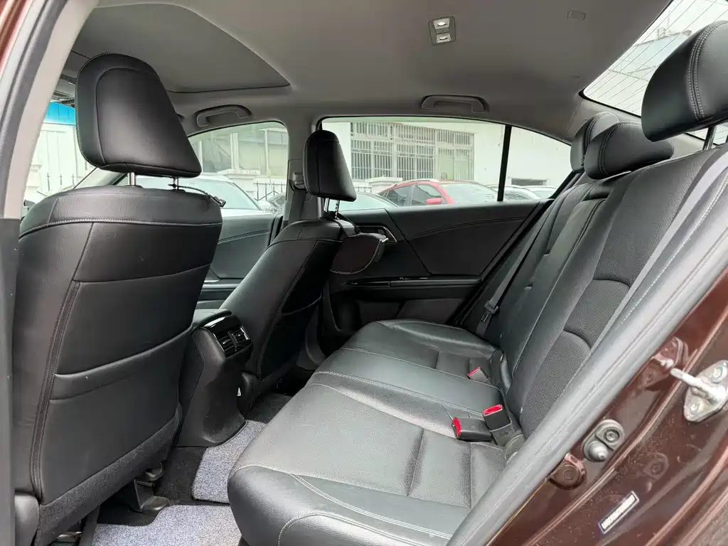 Honda Accord 2016 — фото 15