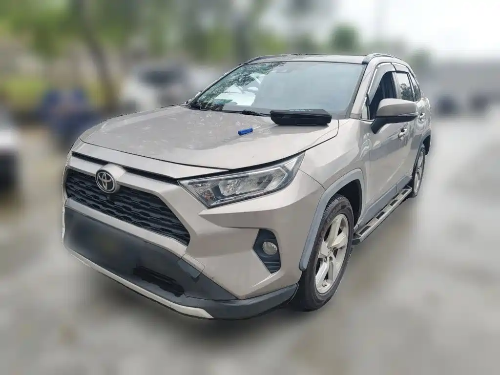 Toyota RAV4 2020 — фото 2