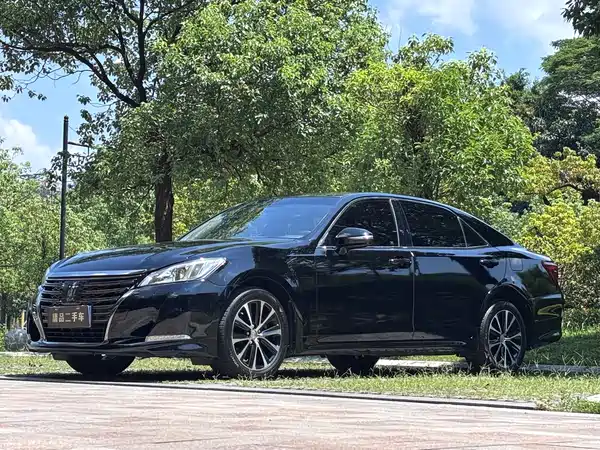 Toyota Crown 2019