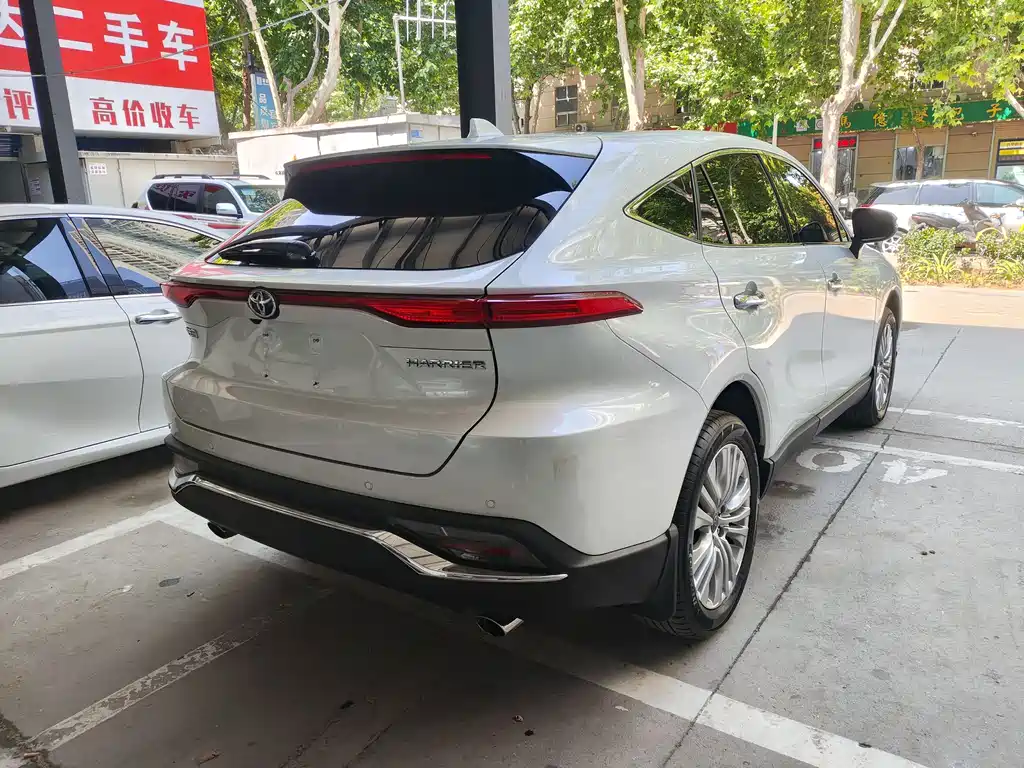 Toyota Harrier 2023 — фото 12