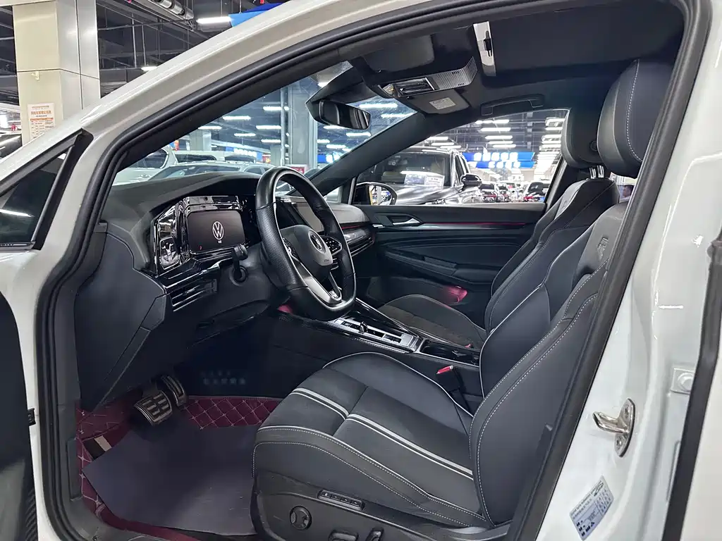 Volkswagen Golf 2021