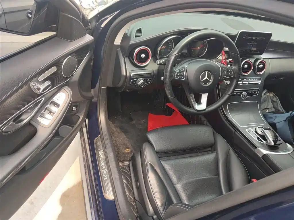 Mercedes-Benz C-Class 2018 — фото 16
