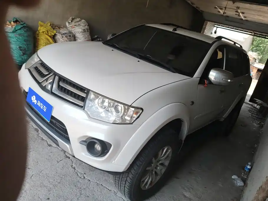 Mitsubishi Pajero Jinchang 2015 — фото 1
