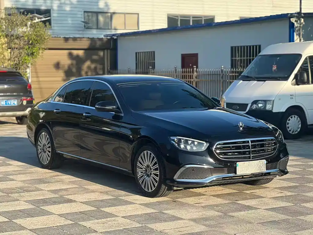 Mercedes-Benz E-Class 2022