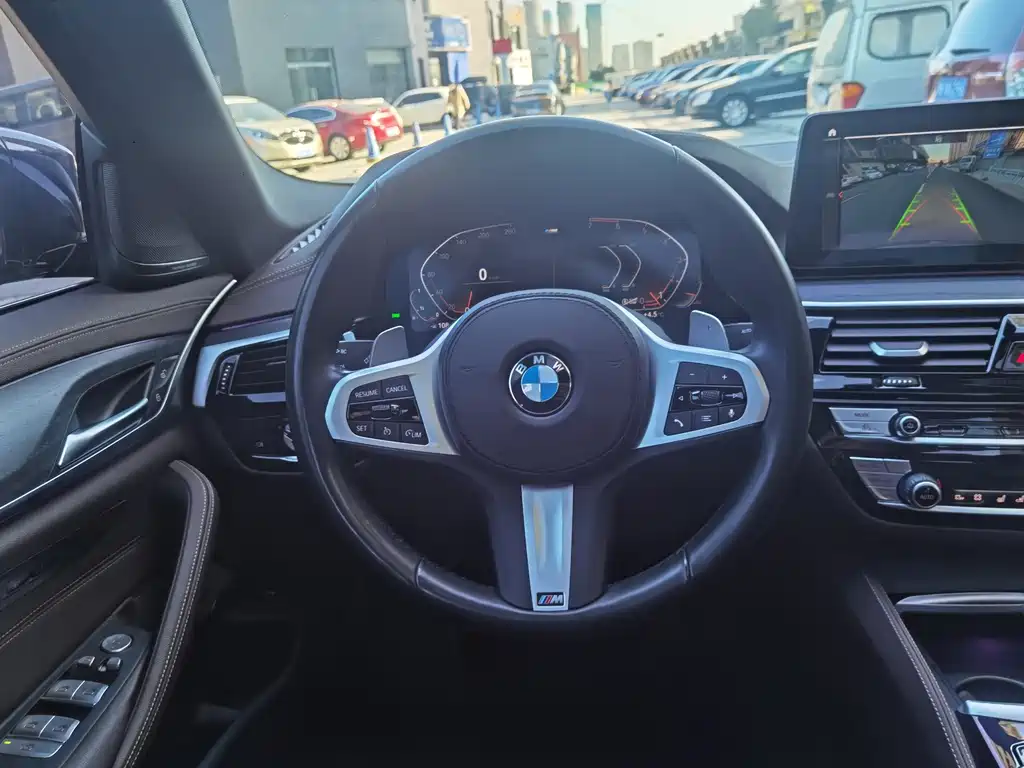 BMW 5 Series 2021 — фото 17