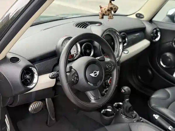 MINI Clubman 2012