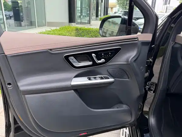 Mercedes-Benz EQE SUV 2024