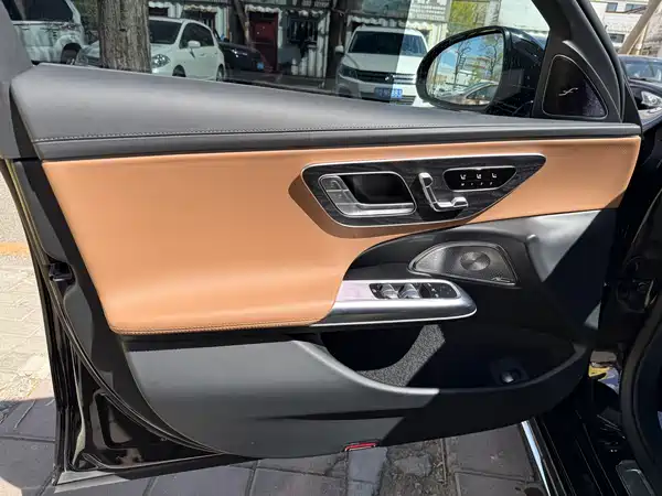 Mercedes-Benz E-Class 2024