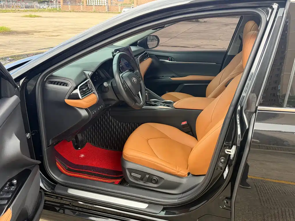 Toyota Camry 2021 — фото 11