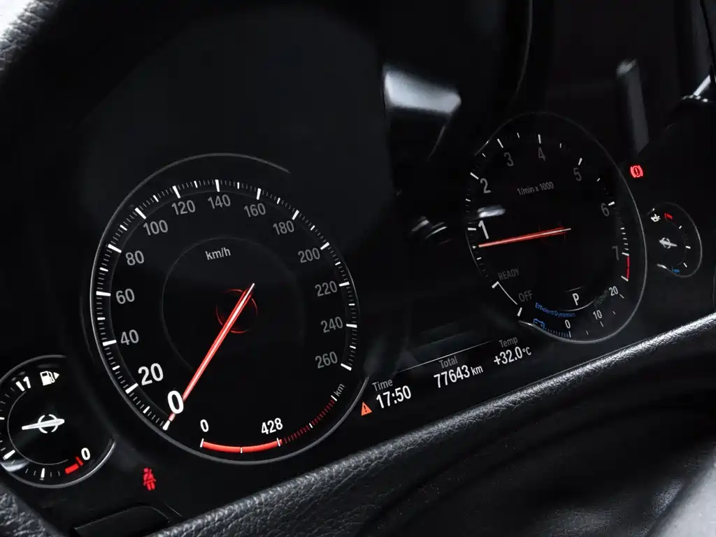 BMW 3 Series 2019 — фото 16