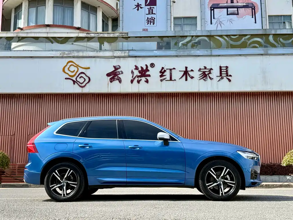 Volvo XC60 2018 — фото 8