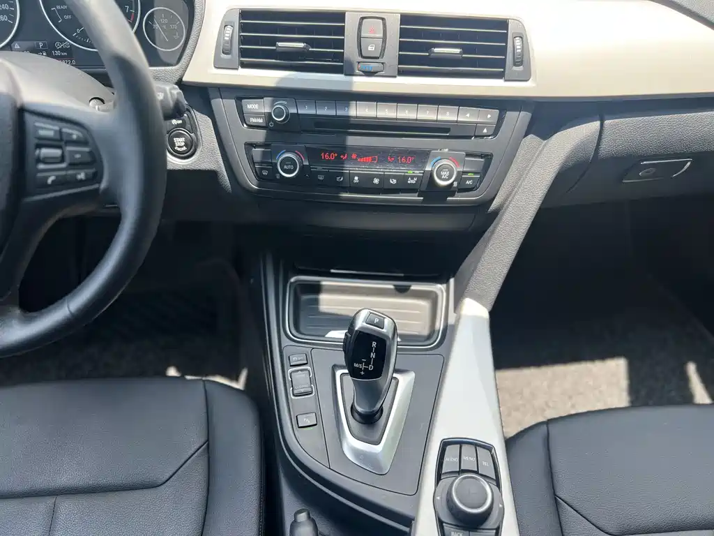 BMW 3 Series 2015 — фото 22