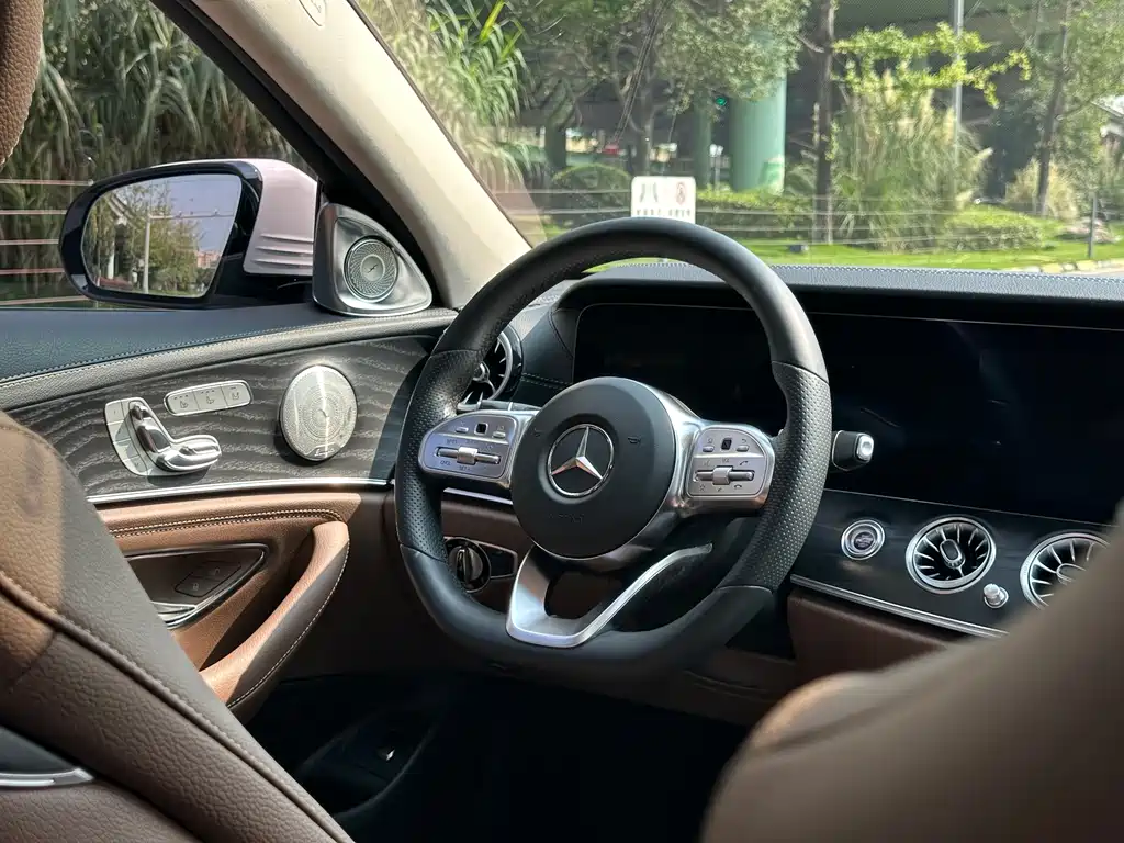 Mercedes-Benz E-Class 2020 — фото 16