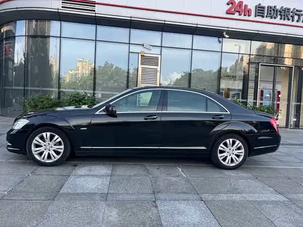 Mercedes-Benz S-Class 2013