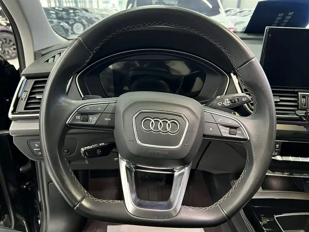 Audi Q5L 2023 — фото 12