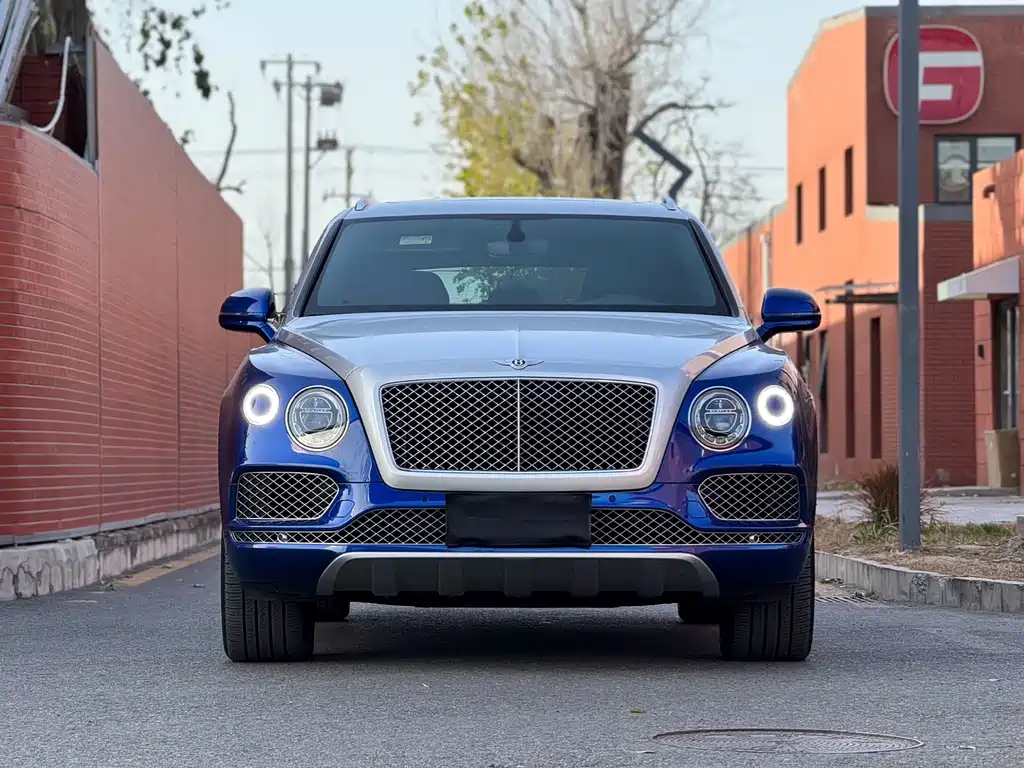 Bentley Bentayga 2018 — фото 2