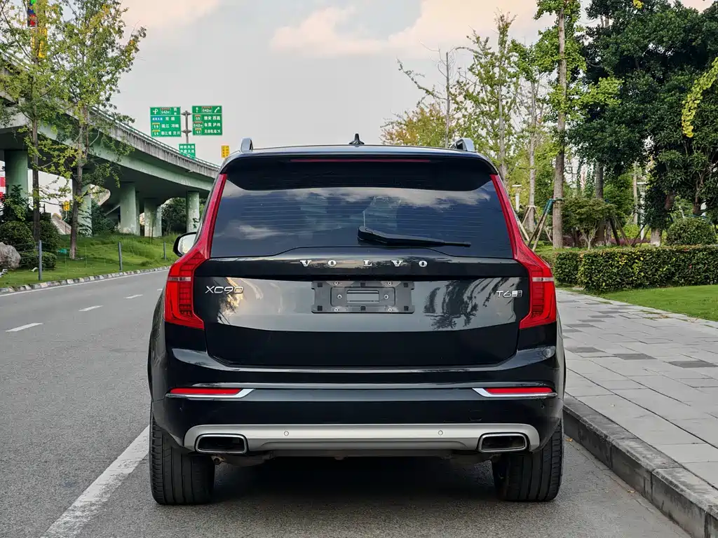 Volvo XC90 2018 — фото 14