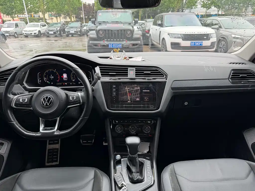 Volkswagen Tiguan L 2021 — фото 9