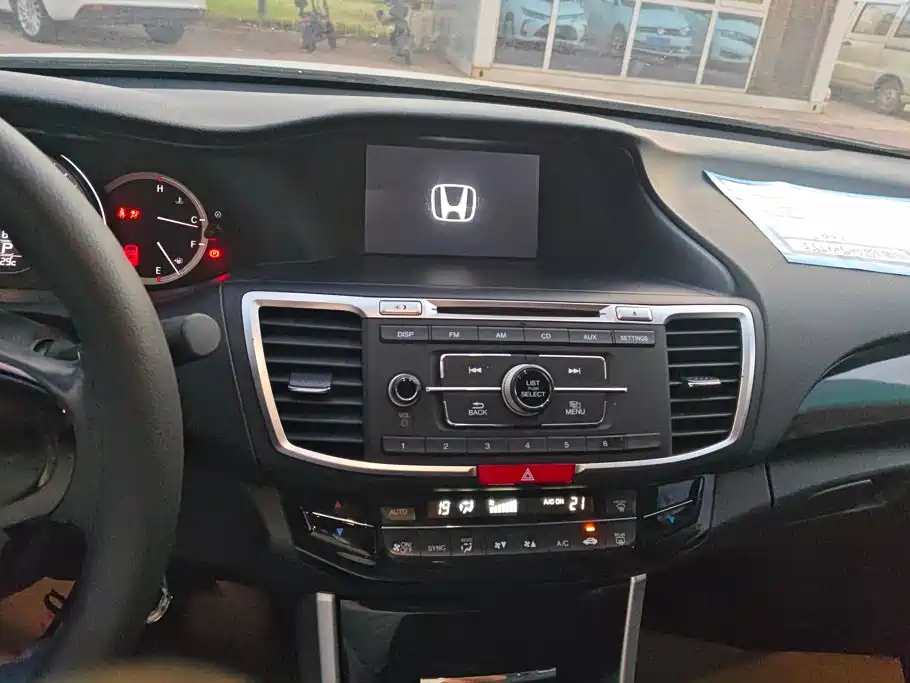 Honda Accord 2018 — фото 13