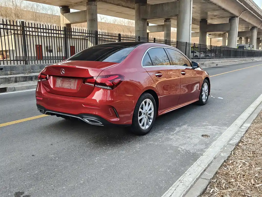 Mercedes-Benz A-Class 2019 — фото 12