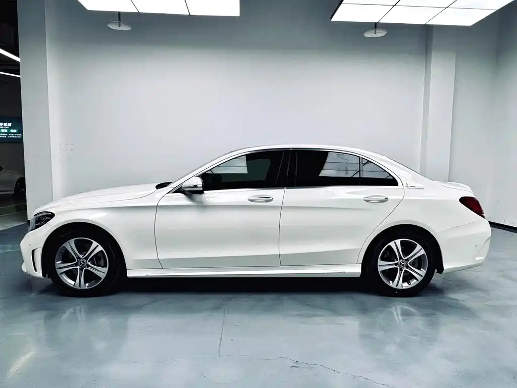 Mercedes-Benz C-Class 2019 — фото 3