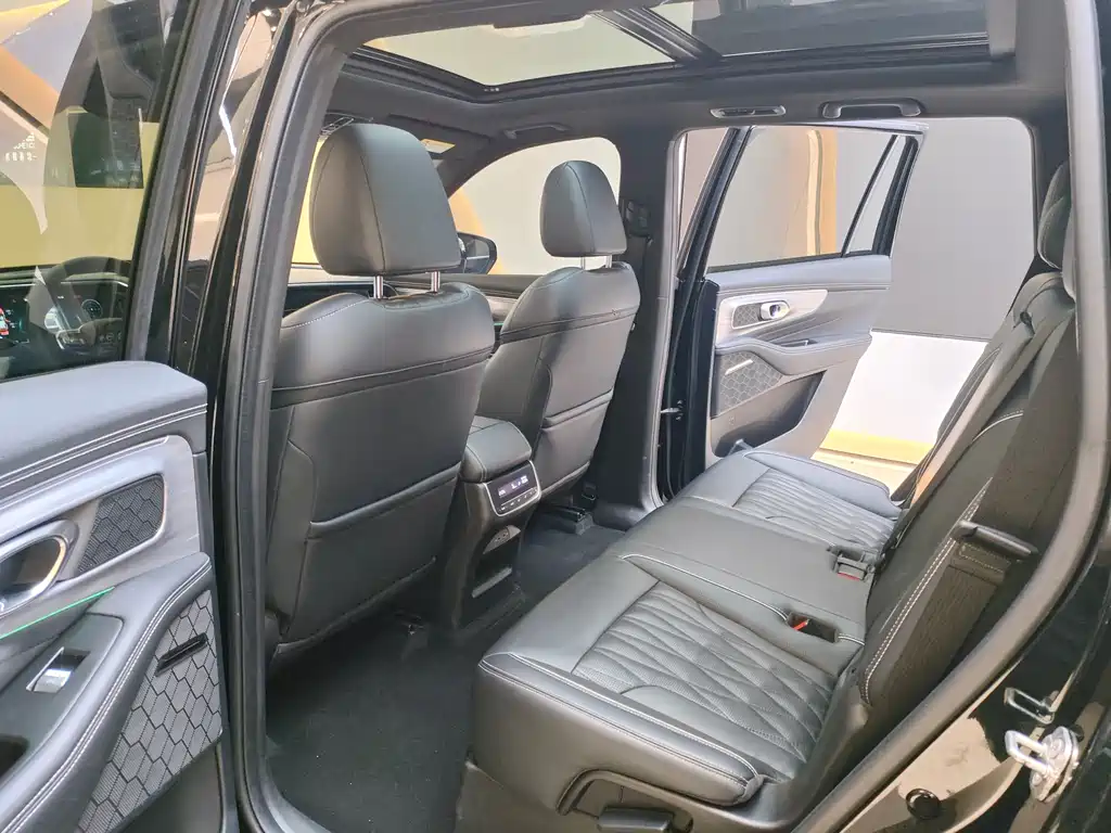 GAC Motor Trumpchi GS8 2023 — фото 11