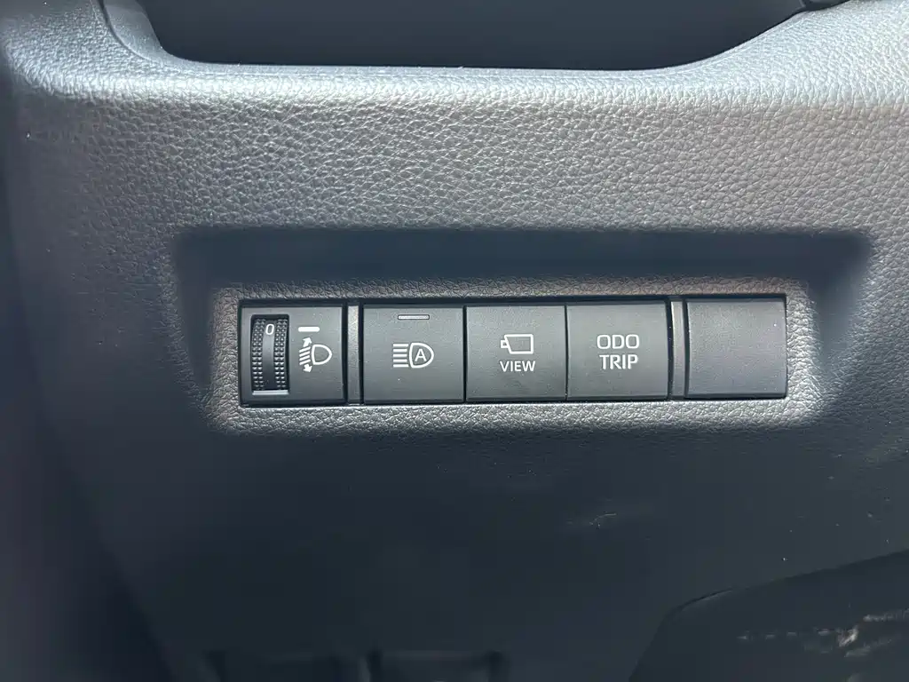 Toyota Wildlander 2023 — фото 18