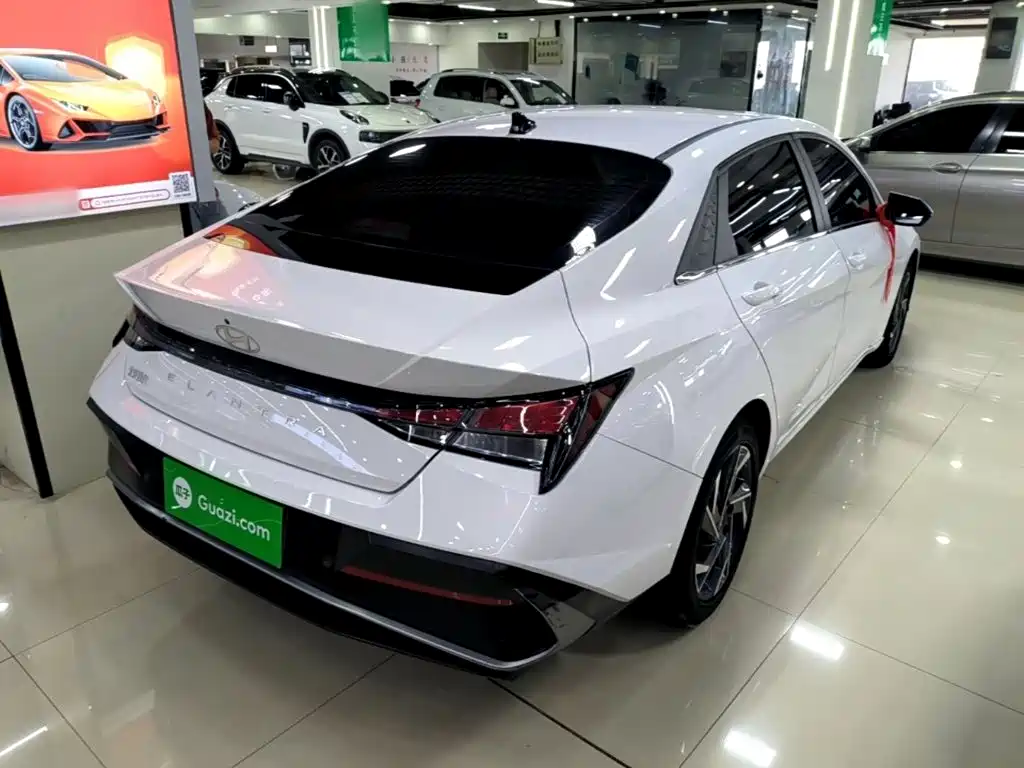 Hyundai Elantra 2023