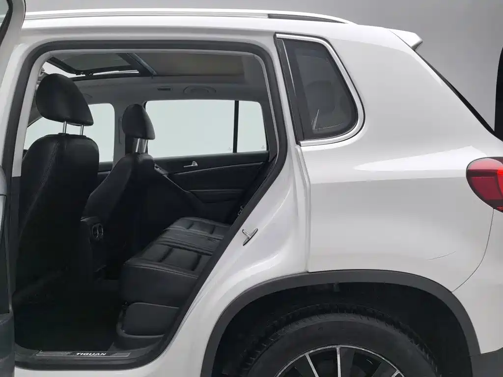 Volkswagen Tiguan 2015 — фото 15