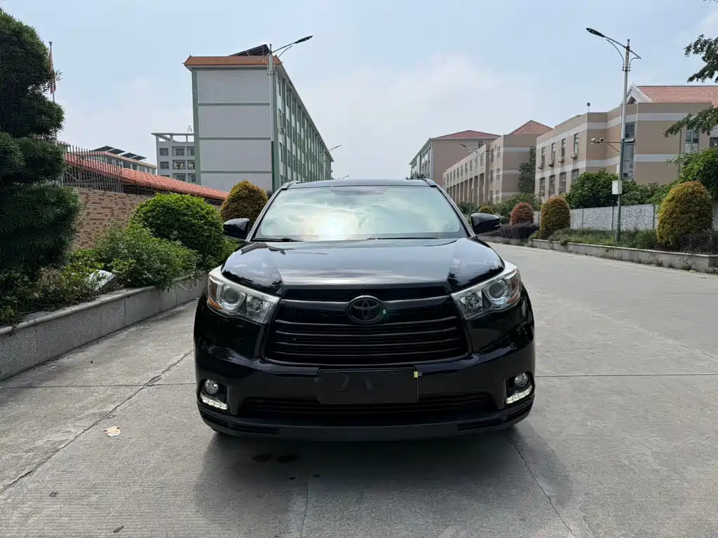 Toyota Highlander 2017 — фото 2